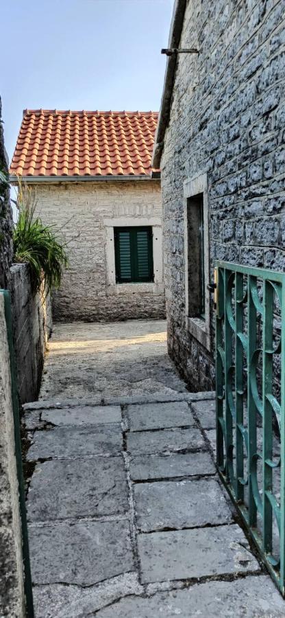 ヘルツェグ・ノヴィ Old House Djurovicヴィラ エクステリア 写真
